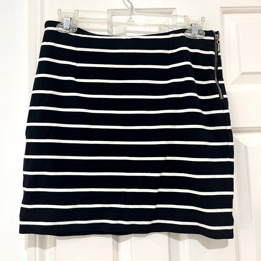 Banana Republic Navy and White Striped Mini Skirt size 0